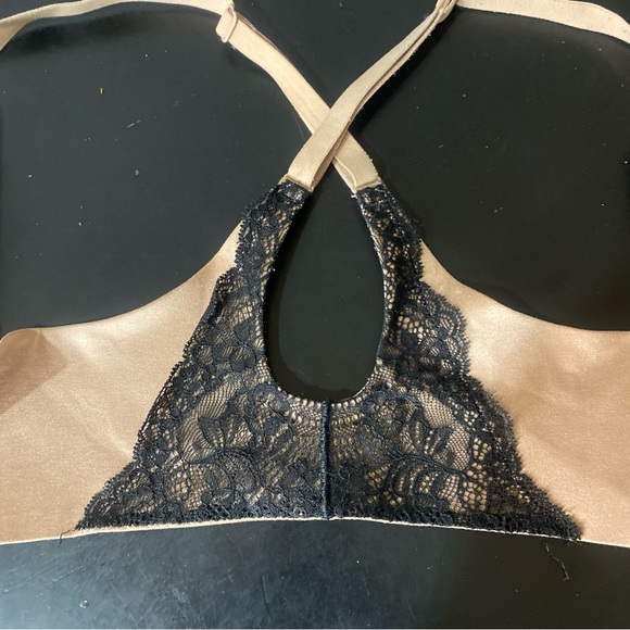 Victoria Secret - Picture 7 of 8